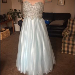 Selling my old prom dress