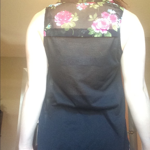 Sheer floral button up - Picture 3 of 5