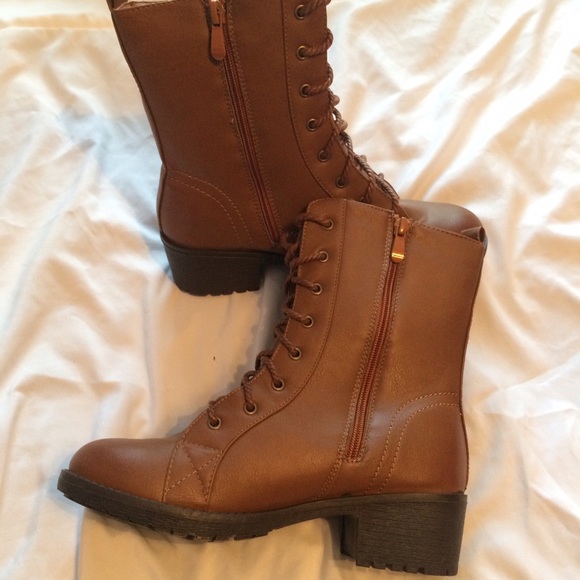 bella marie Shoes - NIB lace up combat boots cushion cuff zipper 8.5