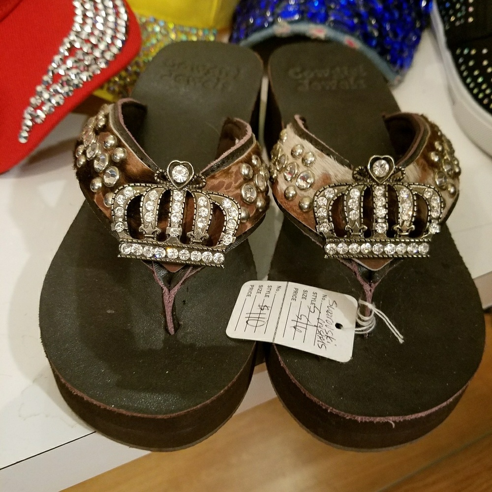 New COWGIRL JEWELS Leather Swarovski Flip Flops S