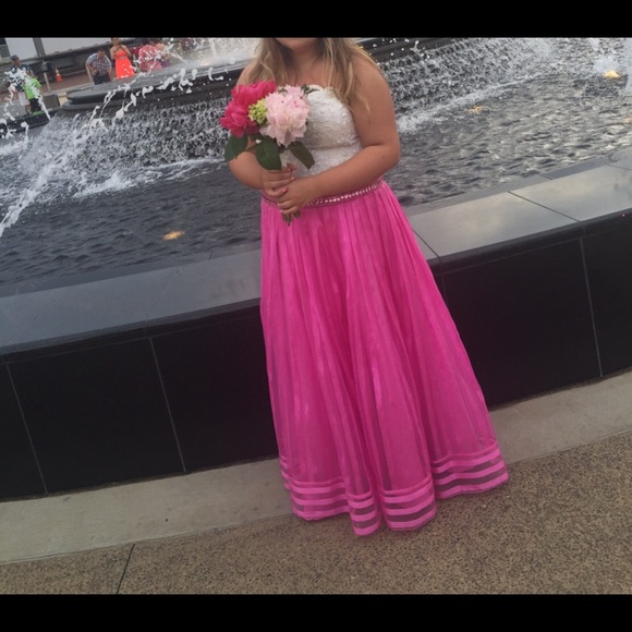 Prom Dress - Picture 1 of 2