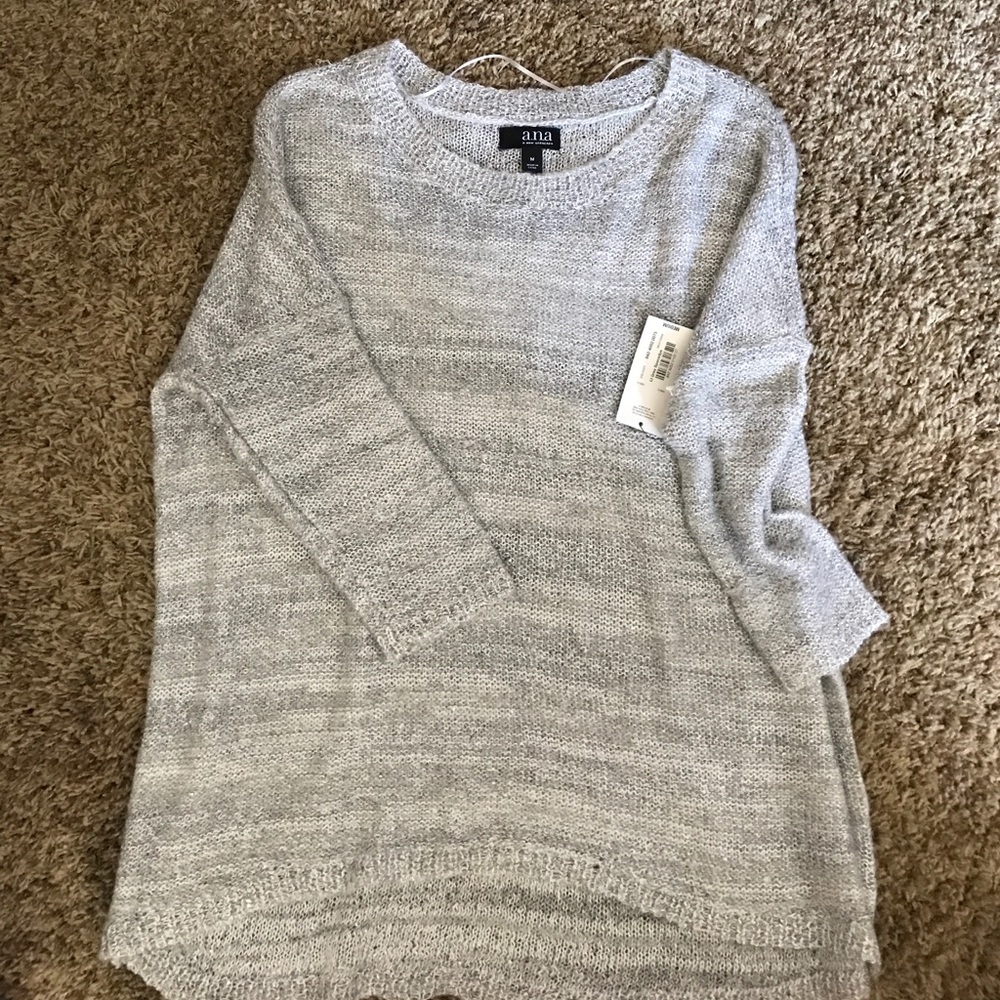 /Ana/ thin sweater