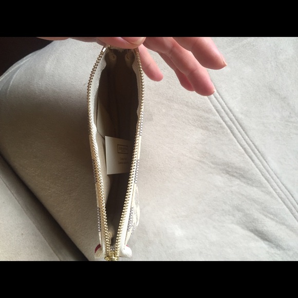 Louis Vuitton Evasion Mini Pochette in Damier Azur - Picture 2 of 3