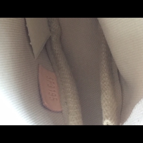 Louis Vuitton Evasion Mini Pochette in Damier Azur - Picture 3 of 3