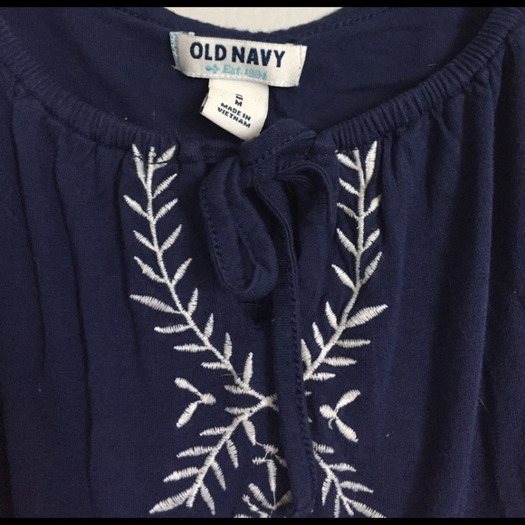 old navy tank top - Picture 2 of 2