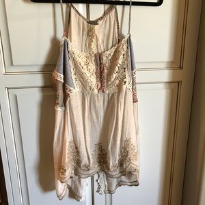 🎉NEW ITEM🎉 Gimmicks by BKE open back top!