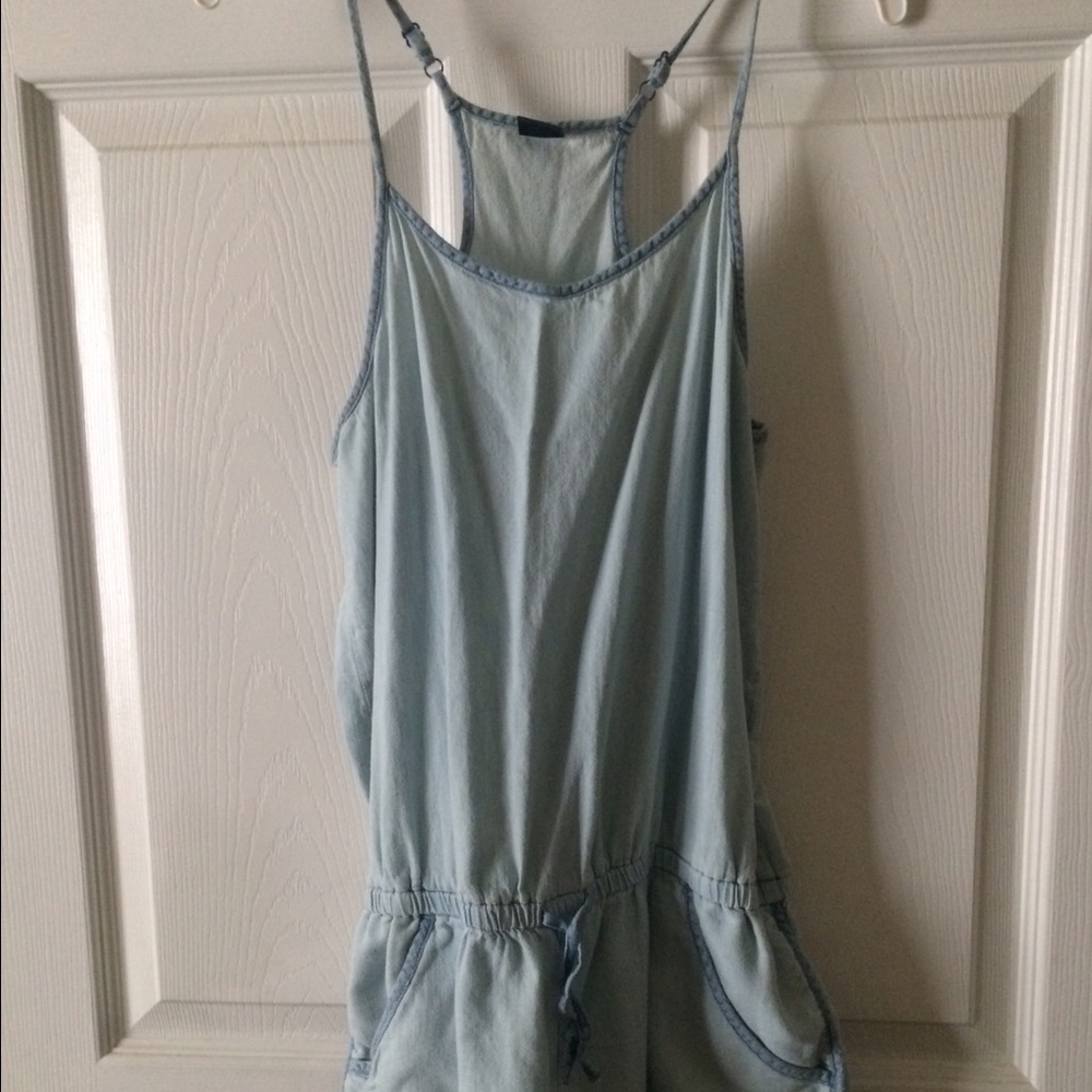 Gap kids xxl romper  fits like small( xxl kids )