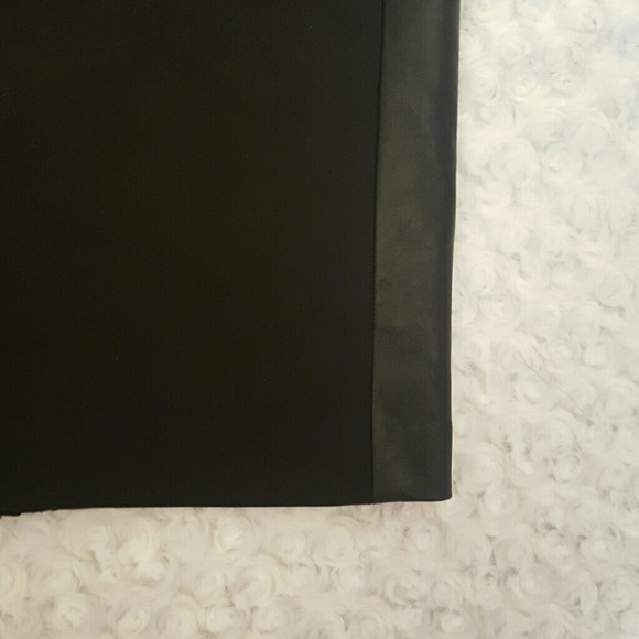 💰SOLD💰NEW Black DKNY Pencil Skirt w/Faux Leather - Picture 3 of 6