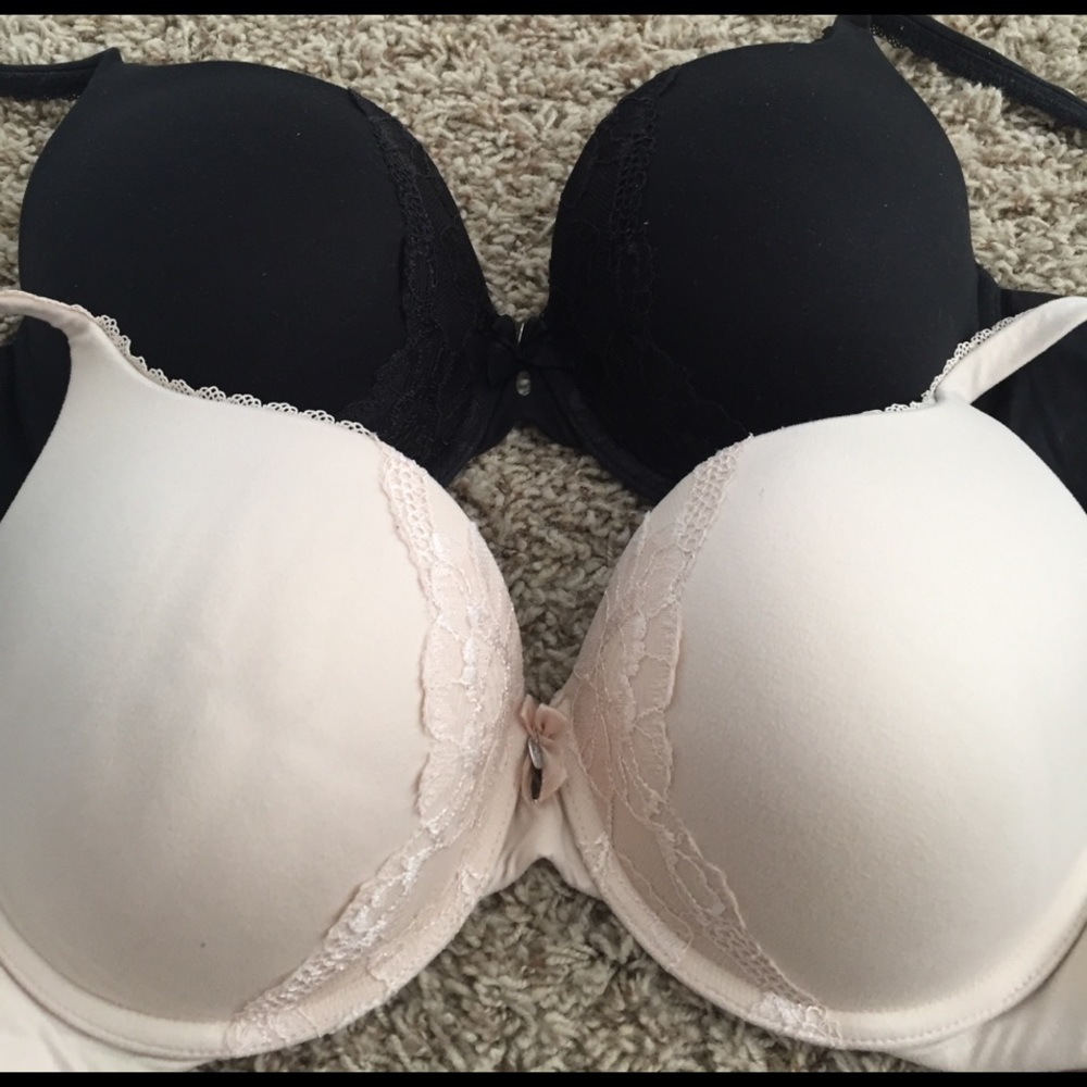 Victoria Secret Bras -body by Victoria - size 34DD