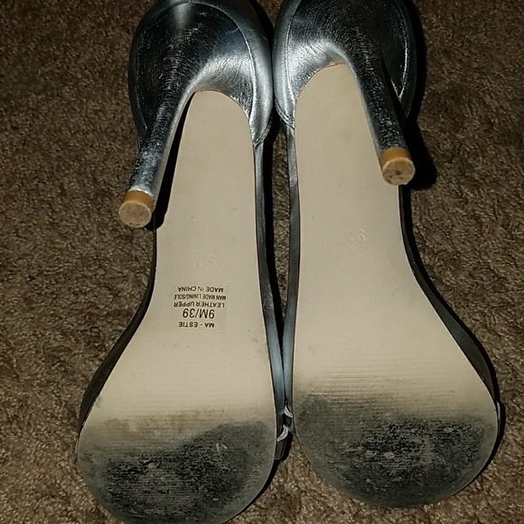 Shoes - Picture 2 of 5