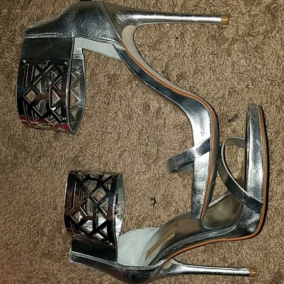 Shoes - Picture 4 of 5