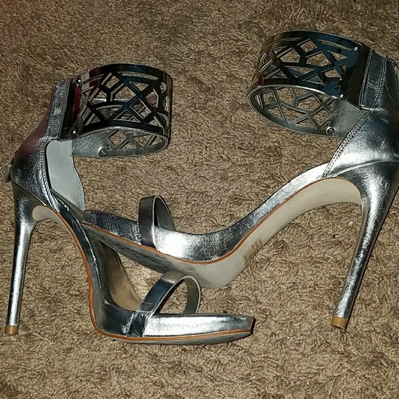 Shoes - Picture 5 of 5