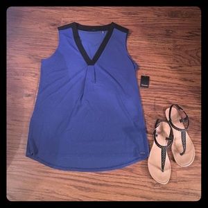 SLEEVELESS BLOUSE
