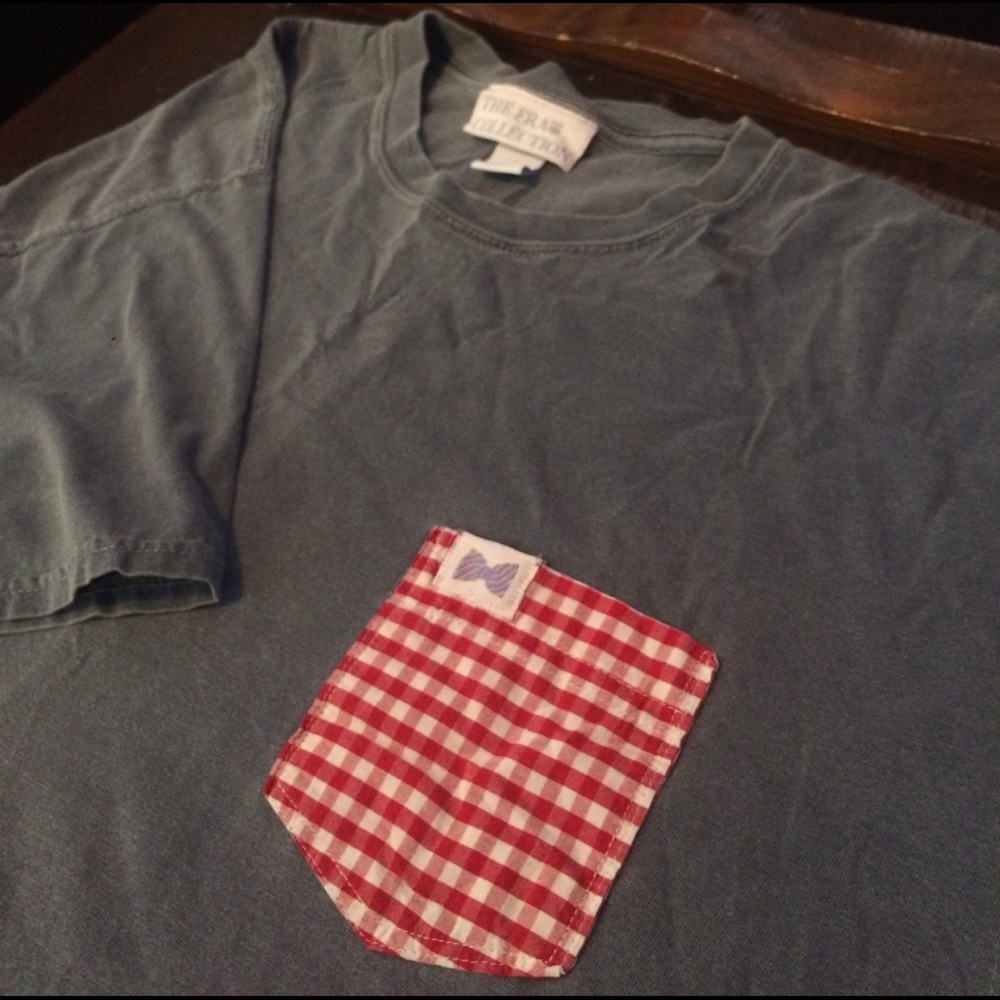 Men's Frat Collection Gray short sleeve red pocket