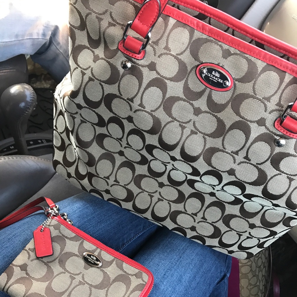 Coach purse with matching wristlet