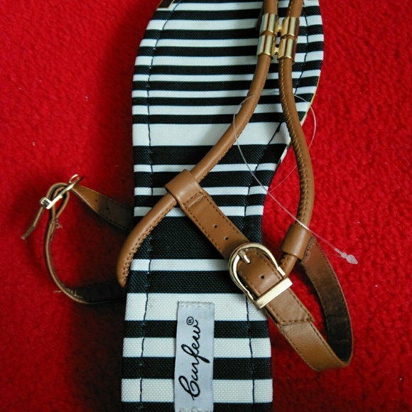 Sandals - Picture 3 of 3