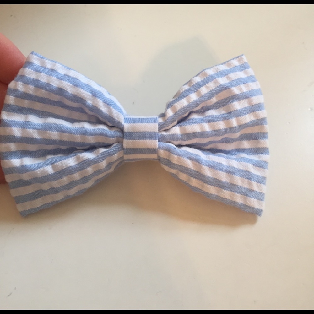 Blue and white seersucker hairbow