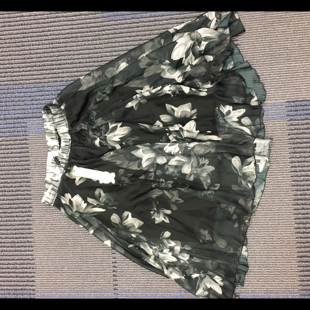 Brand new women's mini skirt from afibi