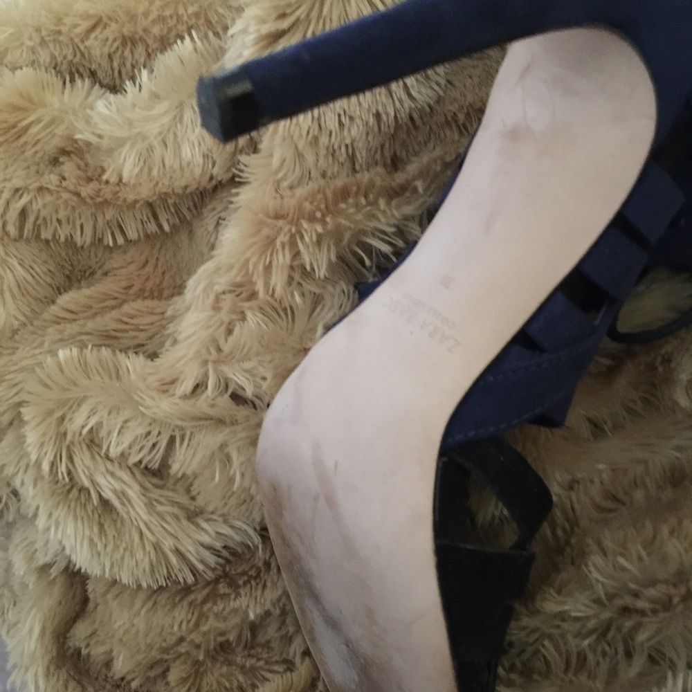 Shoe - Picture 4 of 4
