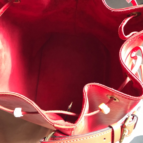 Authentic Louis Vuitton Red Epi Petit Noe - Picture 5 of 5