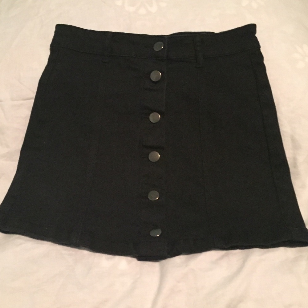 Forever 21 black button down skirt