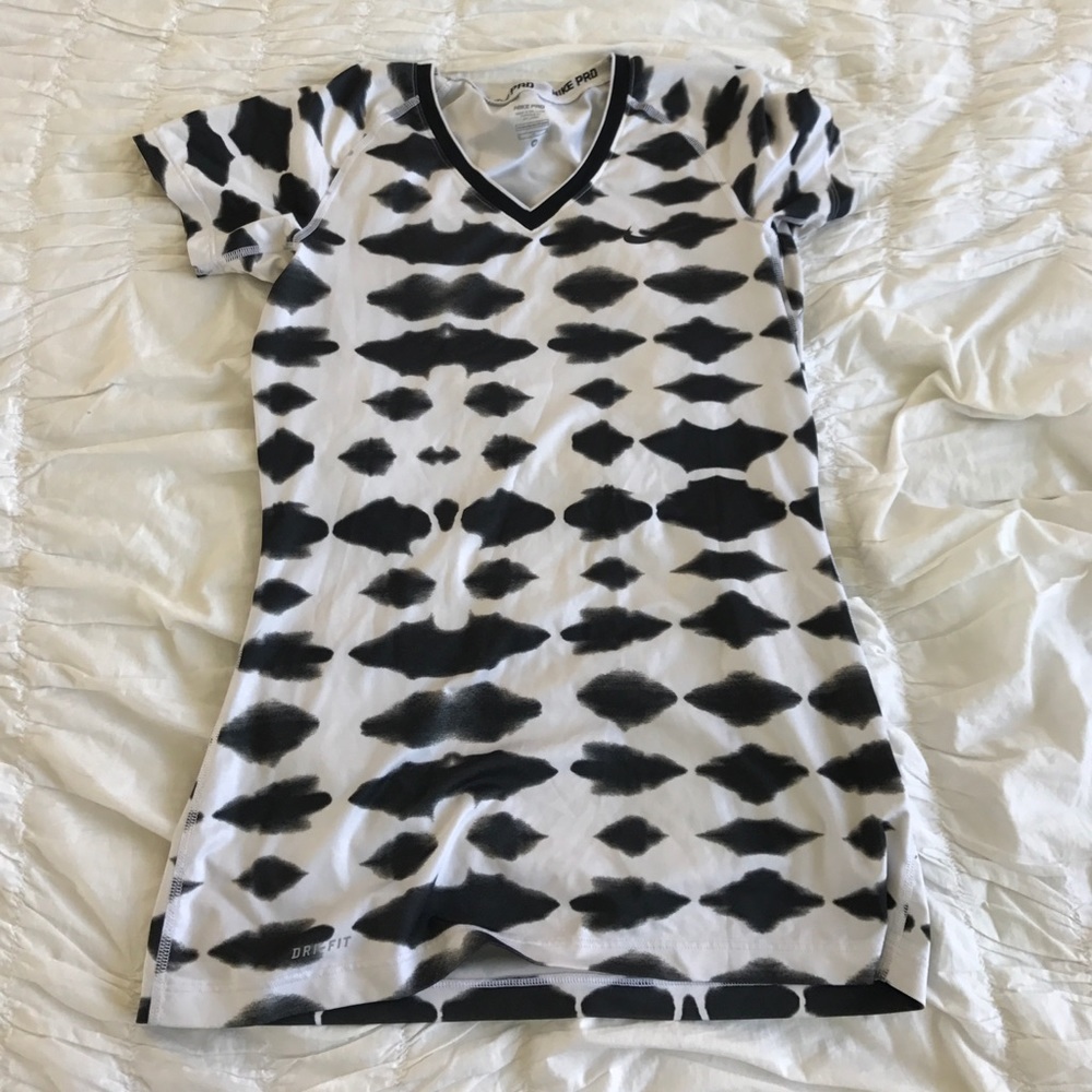 Nike top