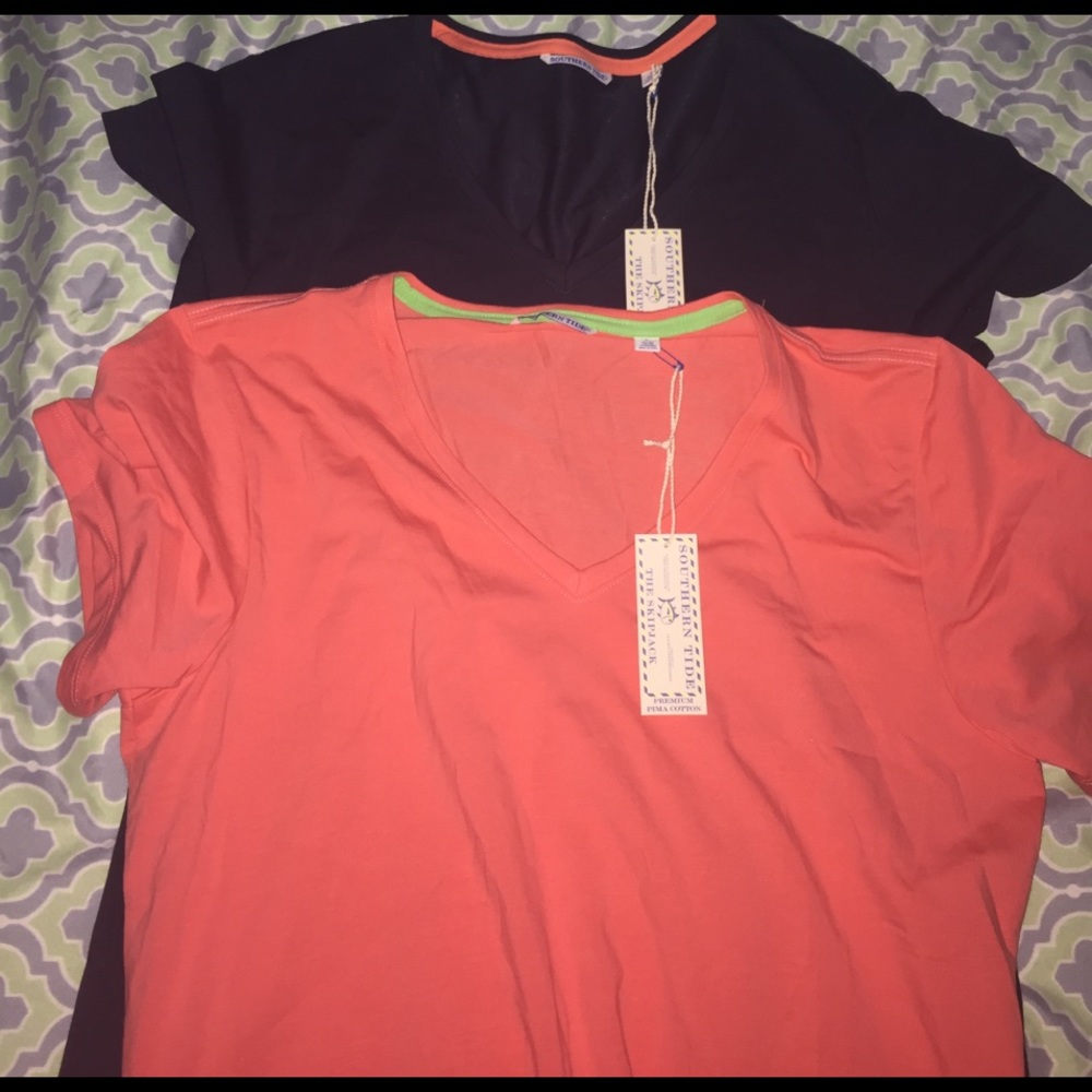 Two southern tide v necks so cute ! Navy and pink