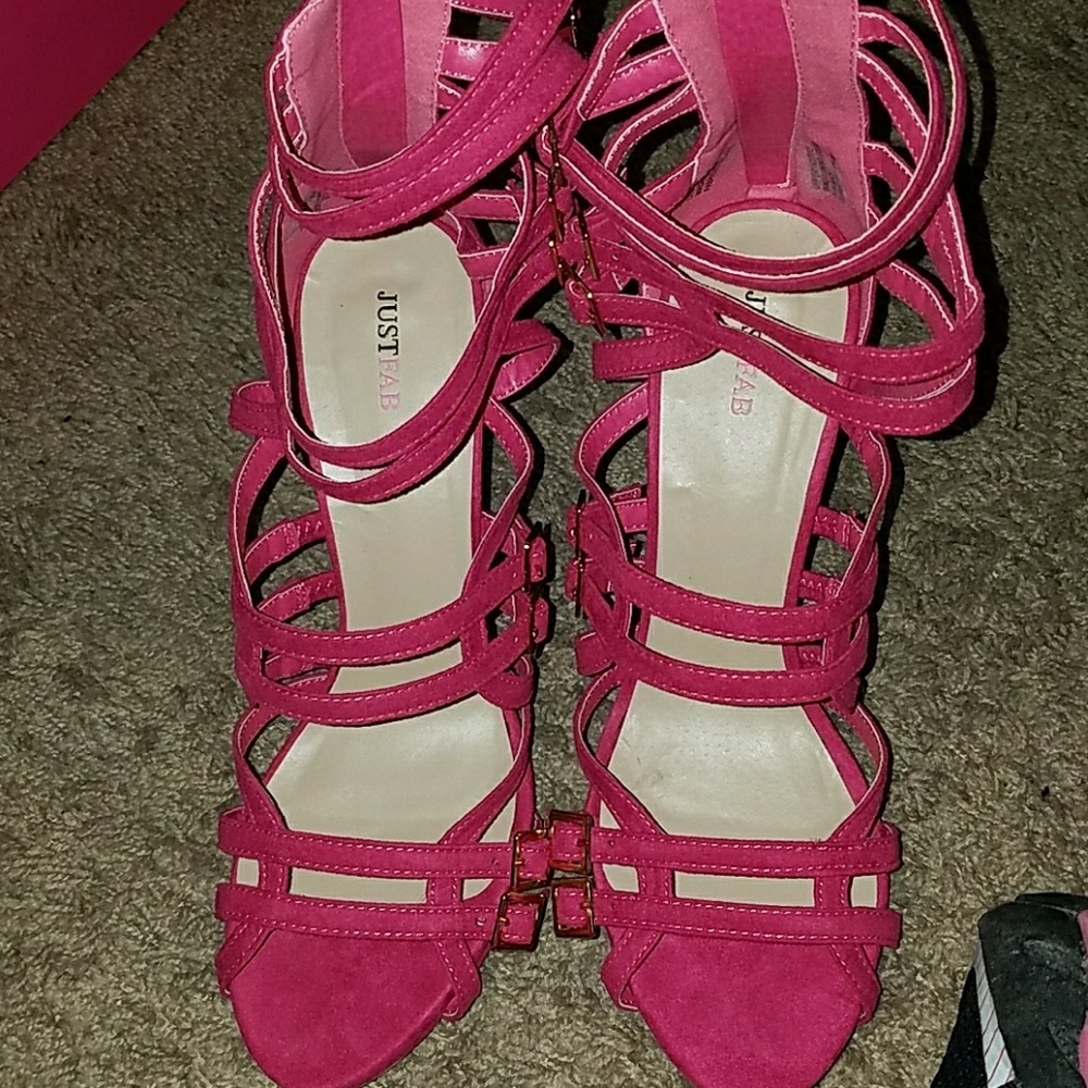 Shoes - Picture 4 of 5