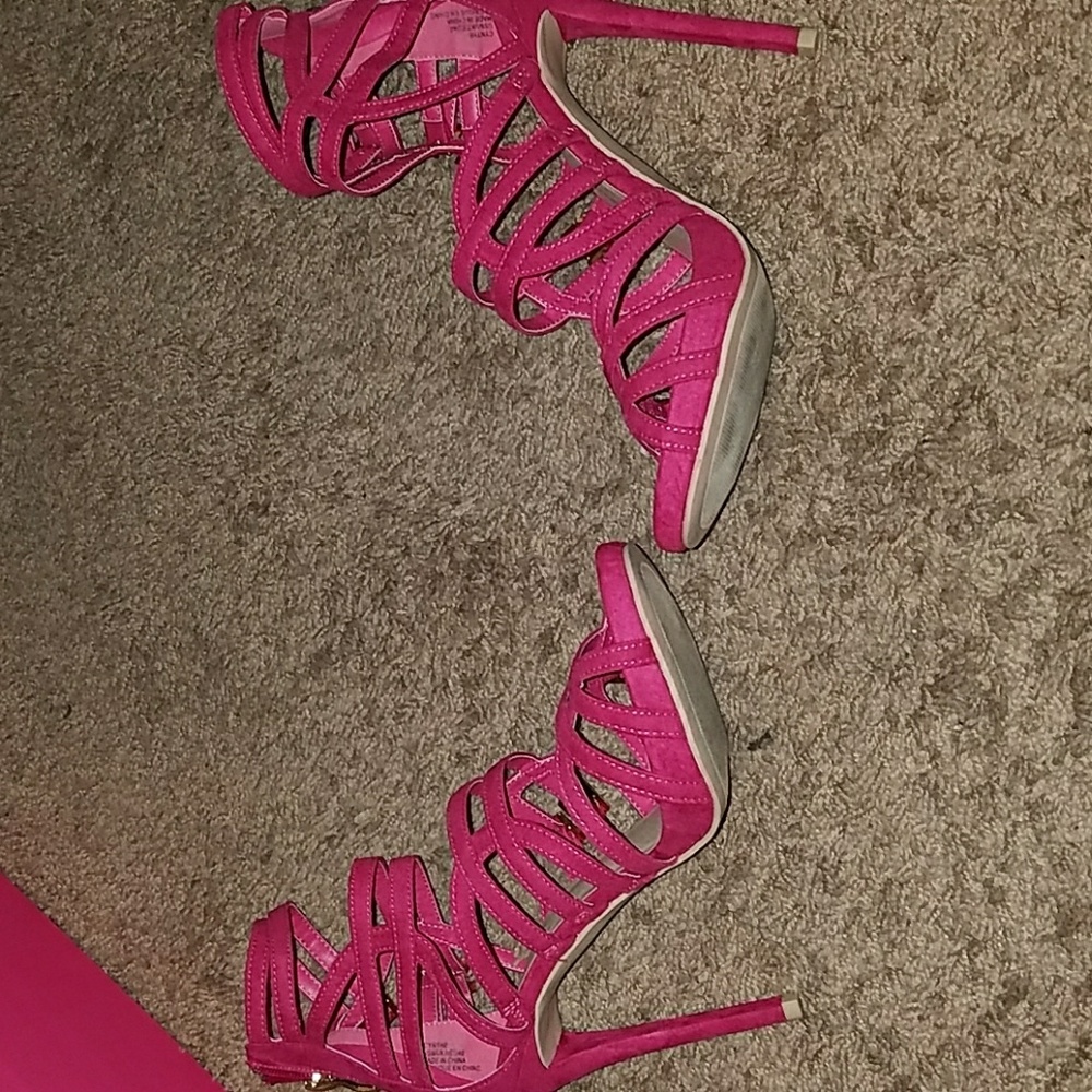 Shoes - Picture 5 of 5
