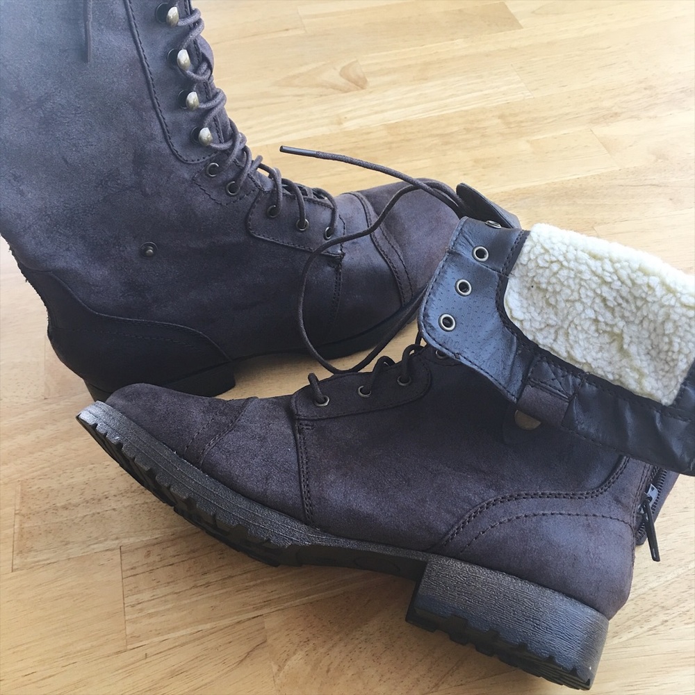 AEO Lined Combat Boots - Zip up/pull down