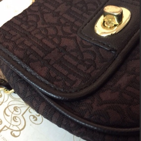 🎉SALE!🎉Banana Republic Black & Brown Crossbody - Picture 3 of 8