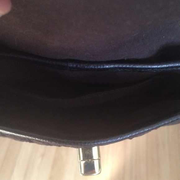 🎉SALE!🎉Banana Republic Black & Brown Crossbody - Picture 7 of 8