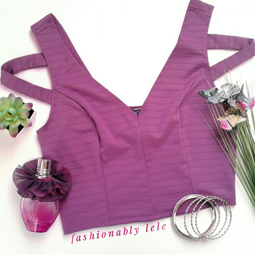 Fuschia shoulder strap crop top
