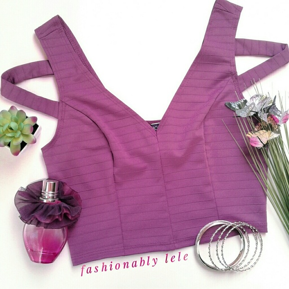 Fuschia shoulder strap crop top - Picture 1 of 4