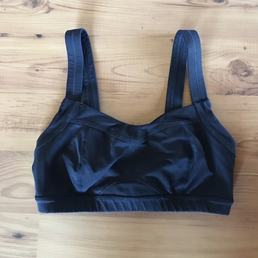 Black lululemon bra size 6