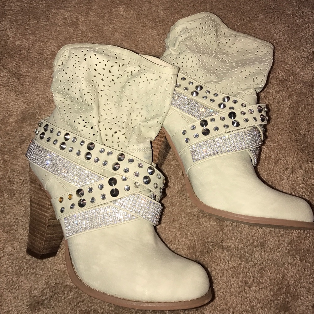 TAKING TO PLATOS TODAY! OFFERS ACCEPTED!