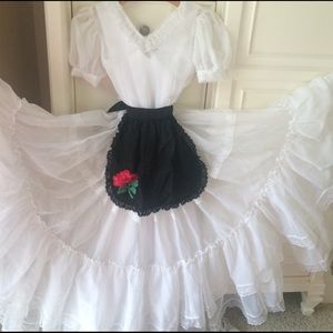Veracruz Folkloric Dress