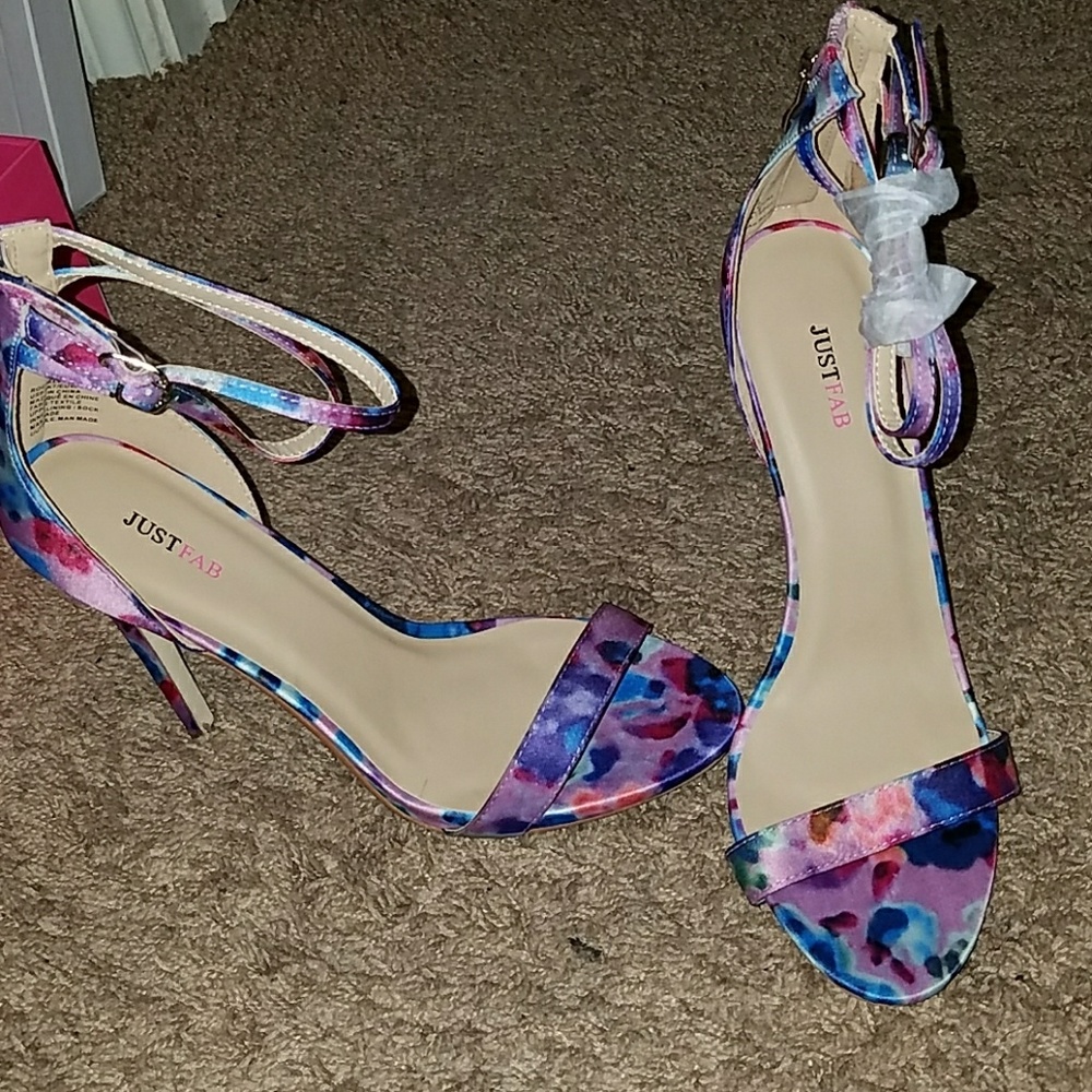 Heels - Picture 3 of 4