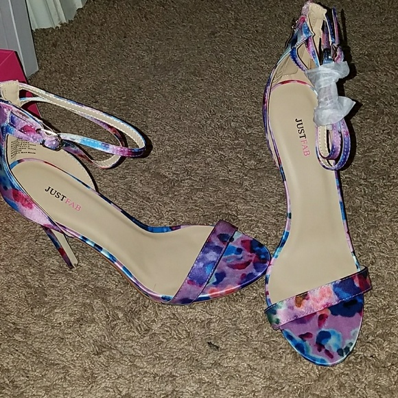 Heels - Picture 3 of 4