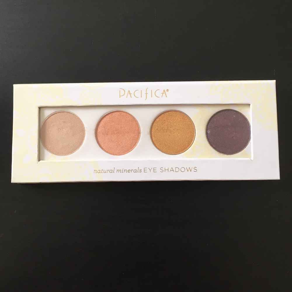 Pacifica Enlighten Eye Brightening Shadow Palette