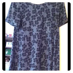 Medium NWOT LuLaRoe Carly