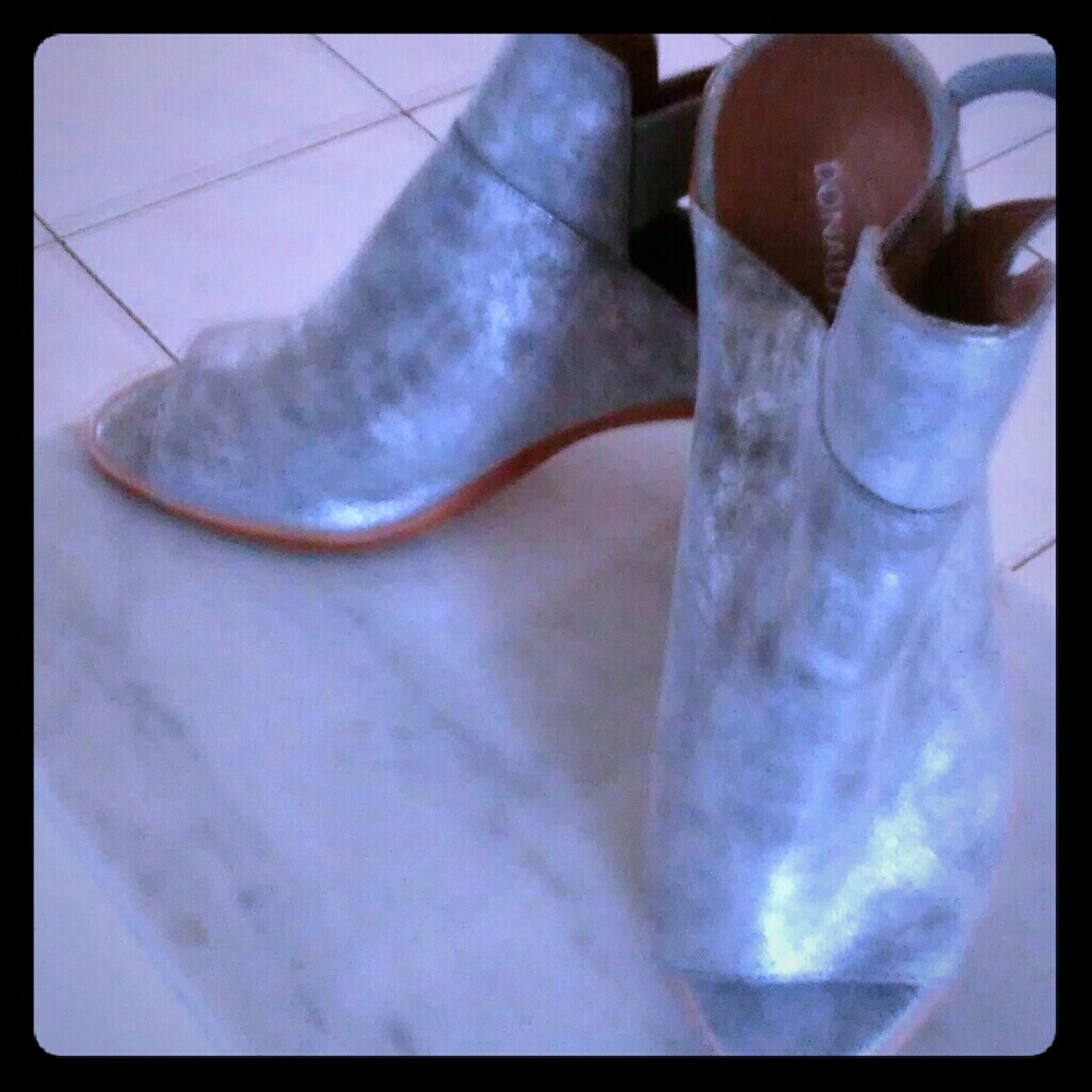 Shoe booties