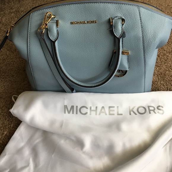 Michael Kors Sheila Small Faux Saffiano Leather Satchel  👜🎁Michael Kors NWT Riley lg satchel in Pale Blue