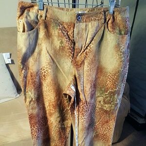 #P-007. Fun print pants.