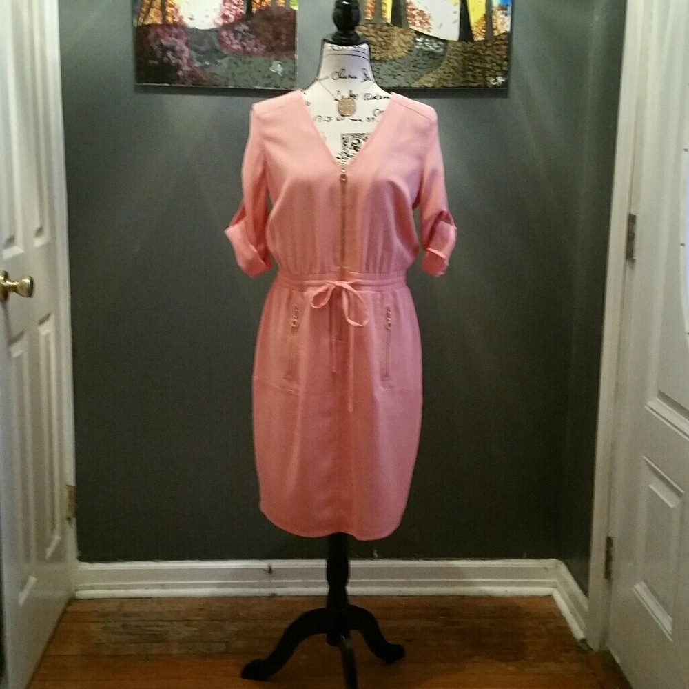 Short sleeve dress