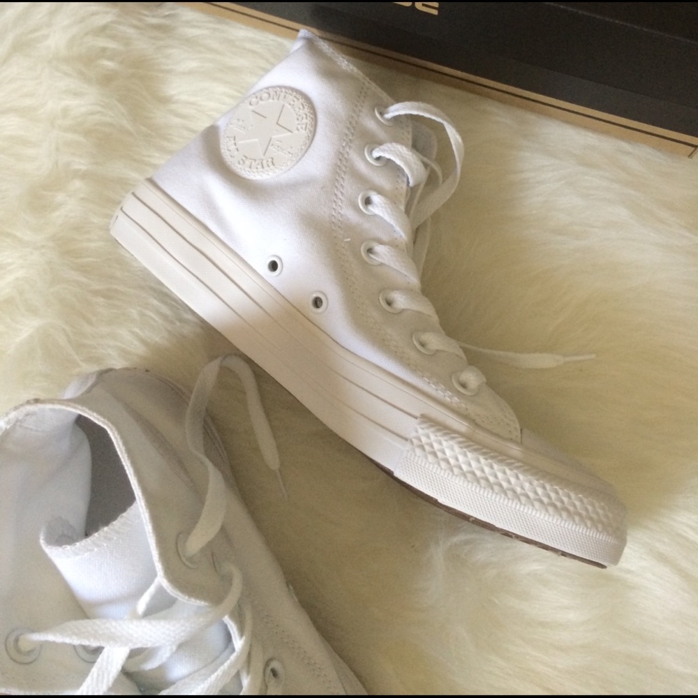 ✨FIRM PRICE! WOMENS SIZE 7 SHOES WHITE - Picture 4 of 4