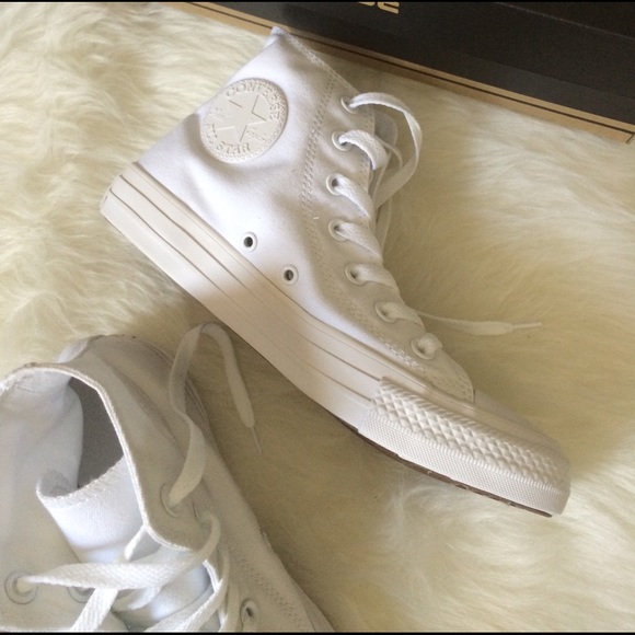 ✨FIRM PRICE! WOMENS SIZE 7 SHOES WHITE - Picture 4 of 4