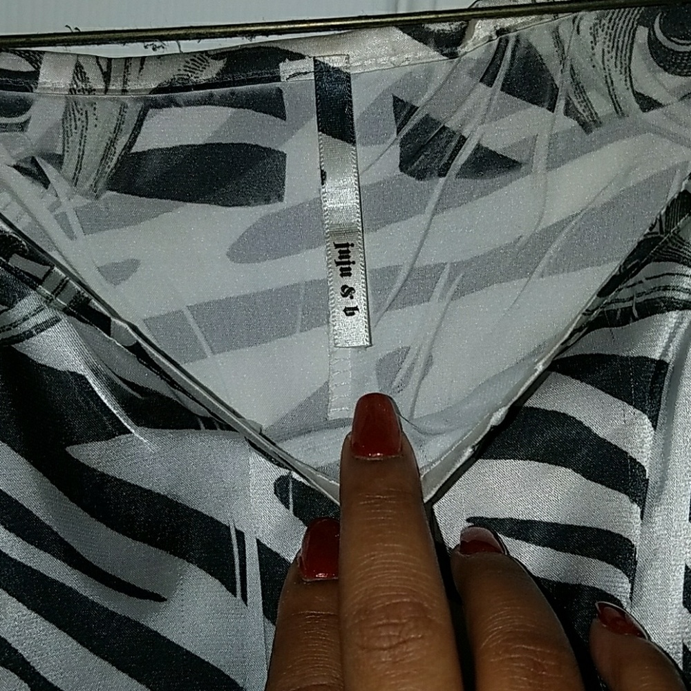Blouse - Picture 2 of 3