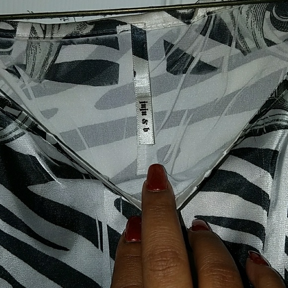 Blouse - Picture 2 of 3