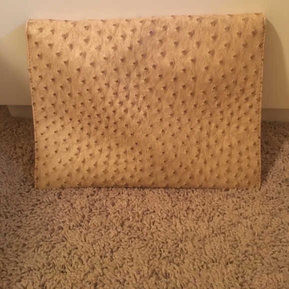 Faux Ostrich Envelope Clutch - Picture 2 of 4